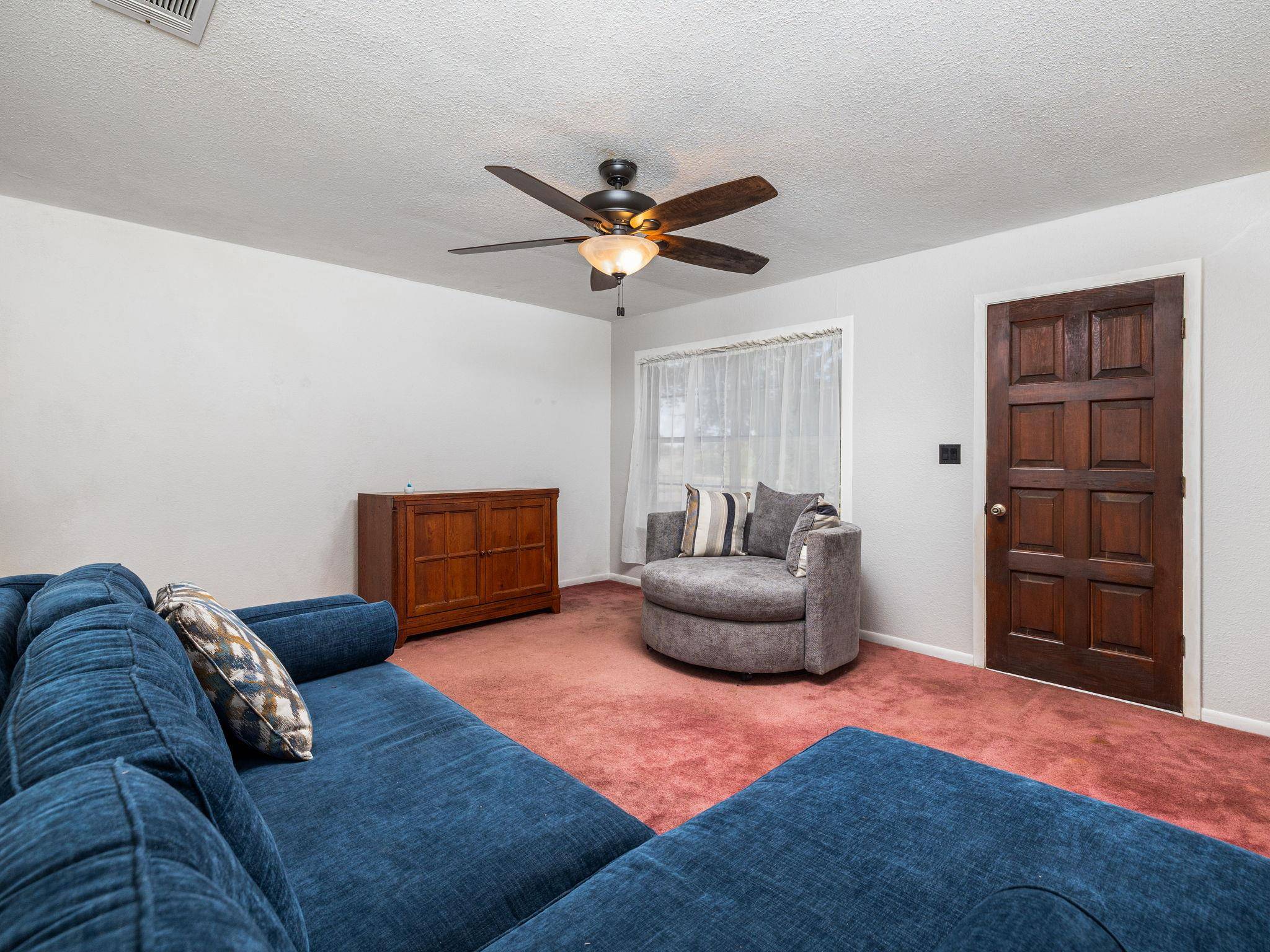 1501 County Road 421, Taylor, TX 76574