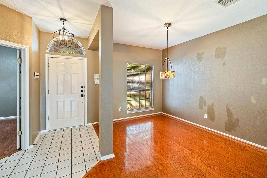 8209 Forest Heights LN, Austin, TX 78749