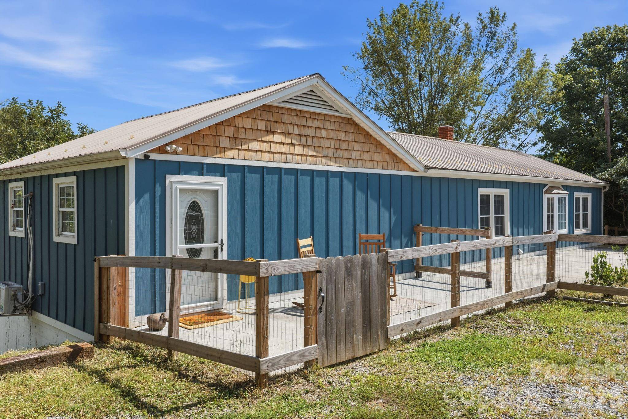 2119 Pisgah DR, Canton, NC 28716