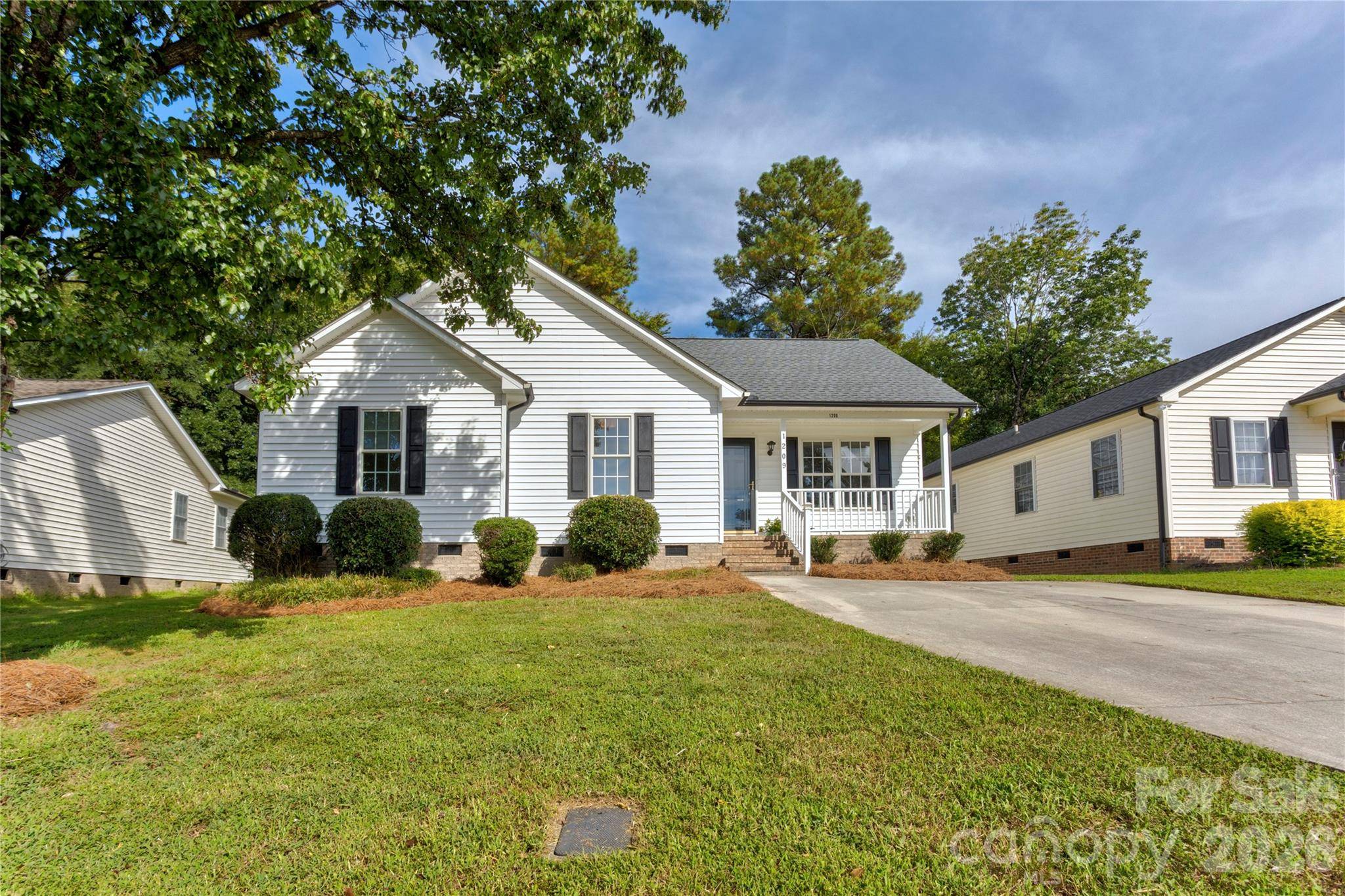 1209 Moss Acres CT, Kannapolis, NC 28081
