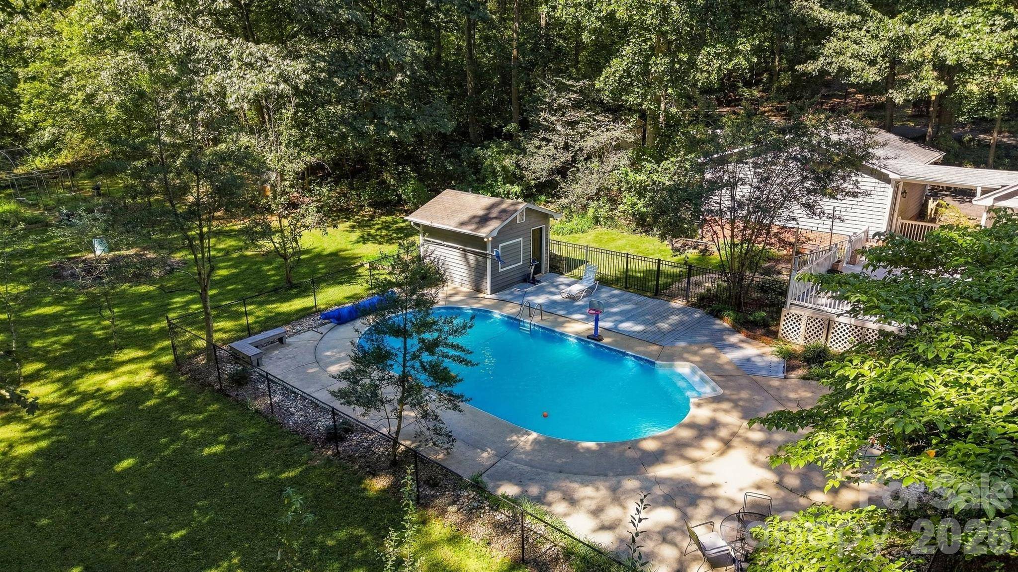 1602 Fairway DR, Newton, NC 28658