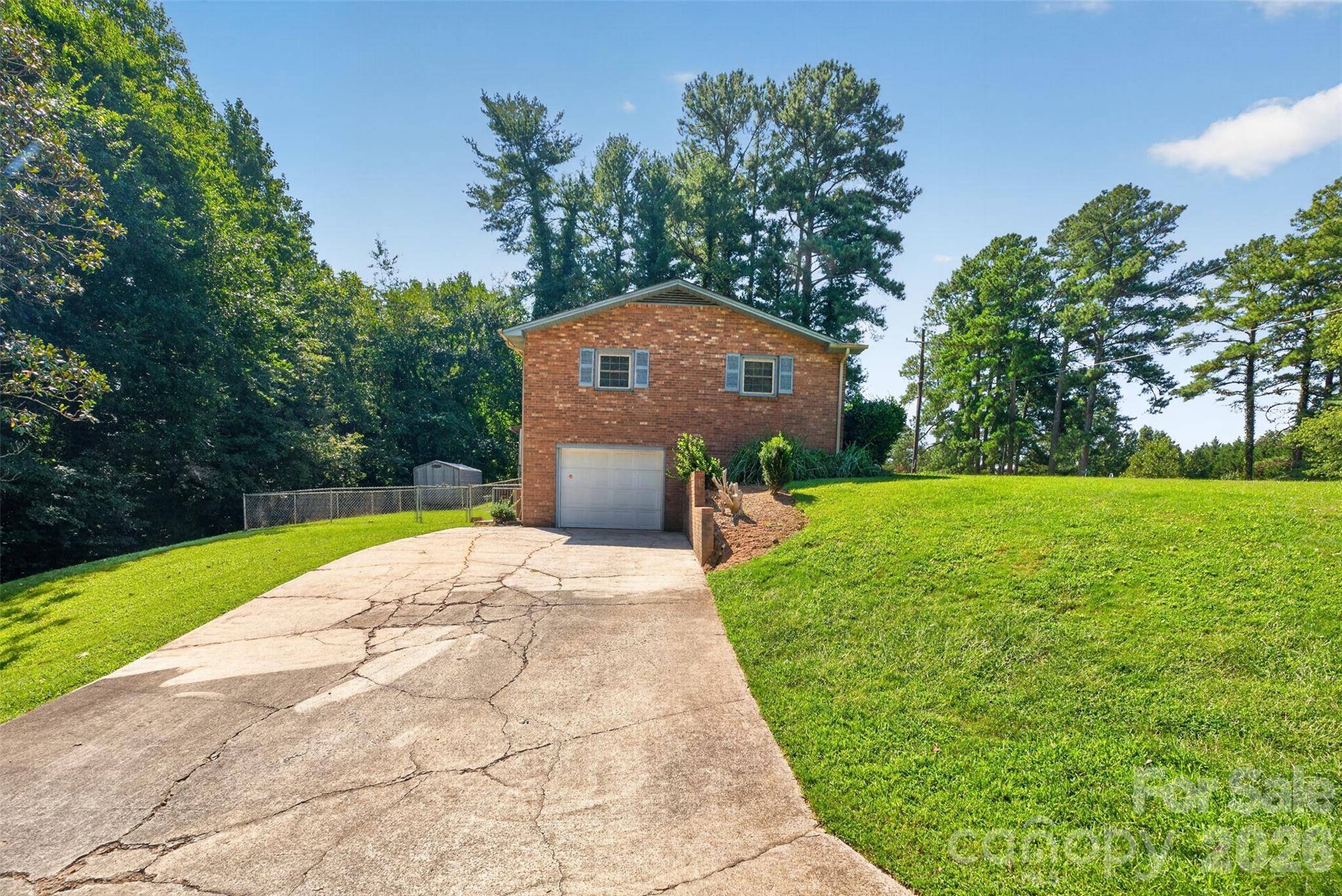 632 Wildlife Access RD, Hickory, NC 28601
