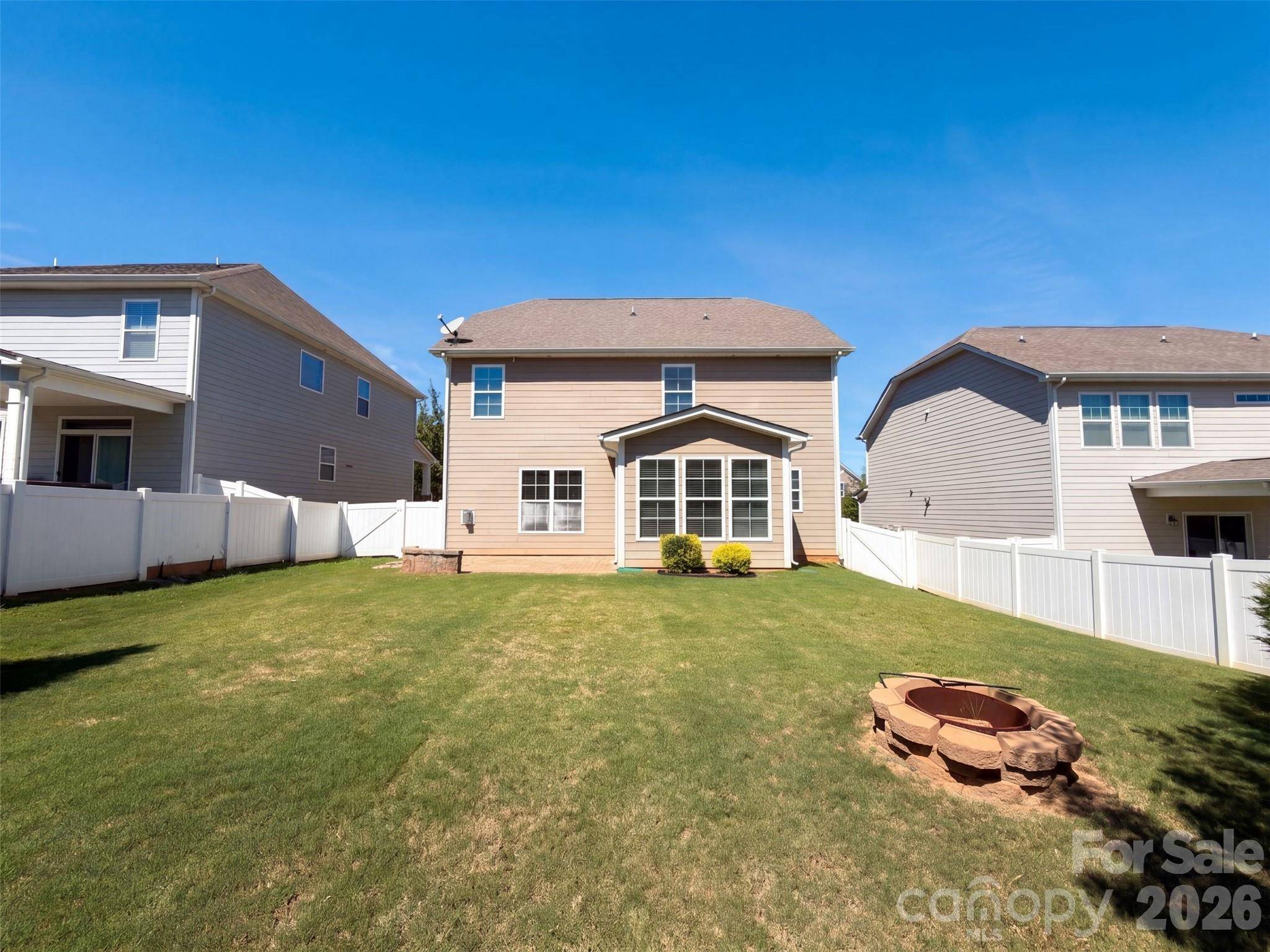 5015 Sea Cliff LN, Lancaster, SC 29720