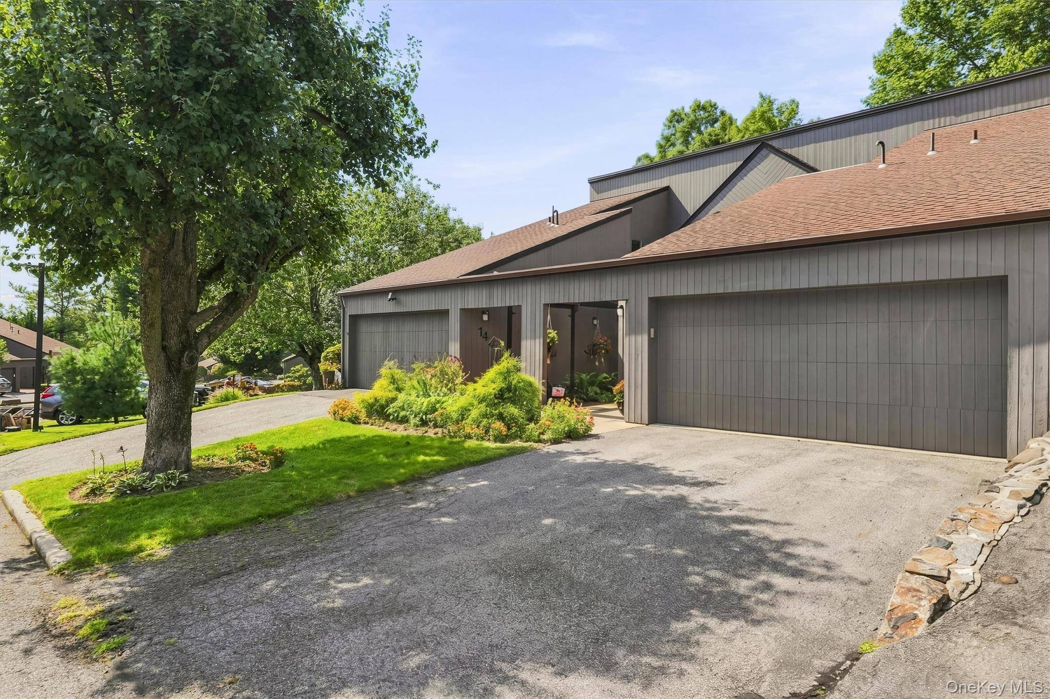 144 Stone Oaks DR, Hartsdale, NY 10530