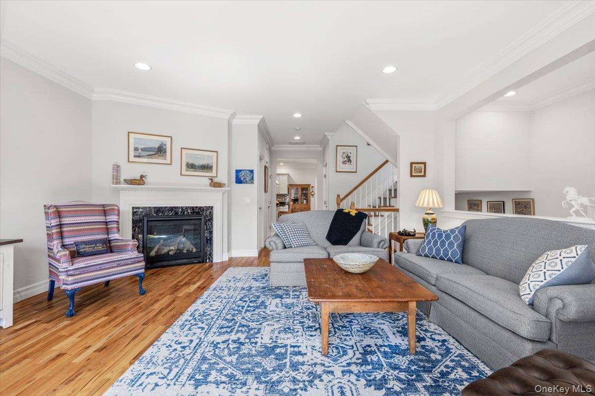 30 Hidden Ridge CT, Scarsdale, NY 10583