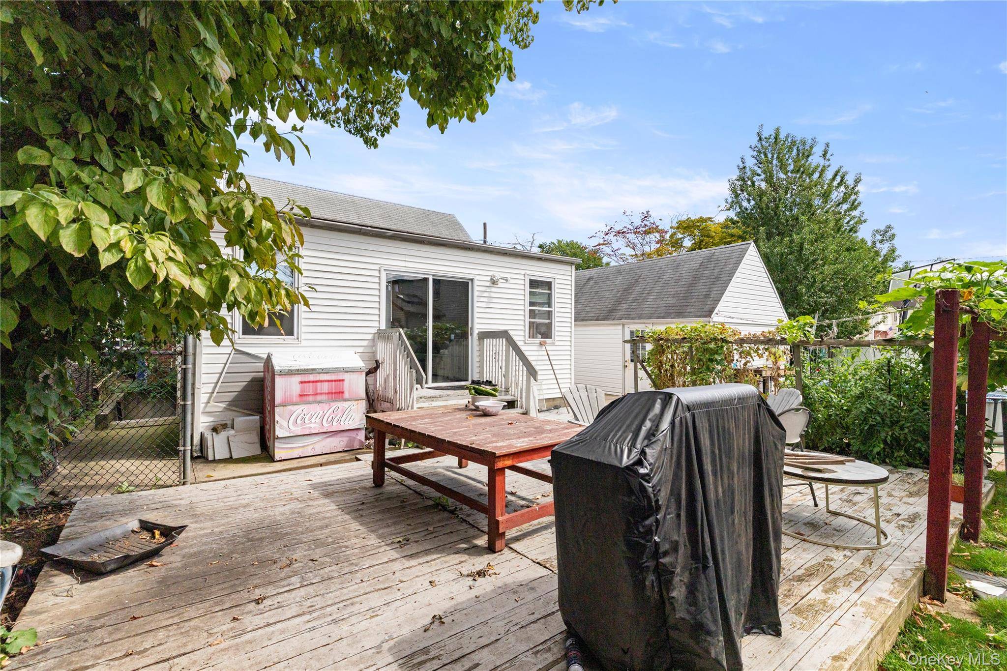 236 Dogwood AVE, Franklin Square, NY 11010
