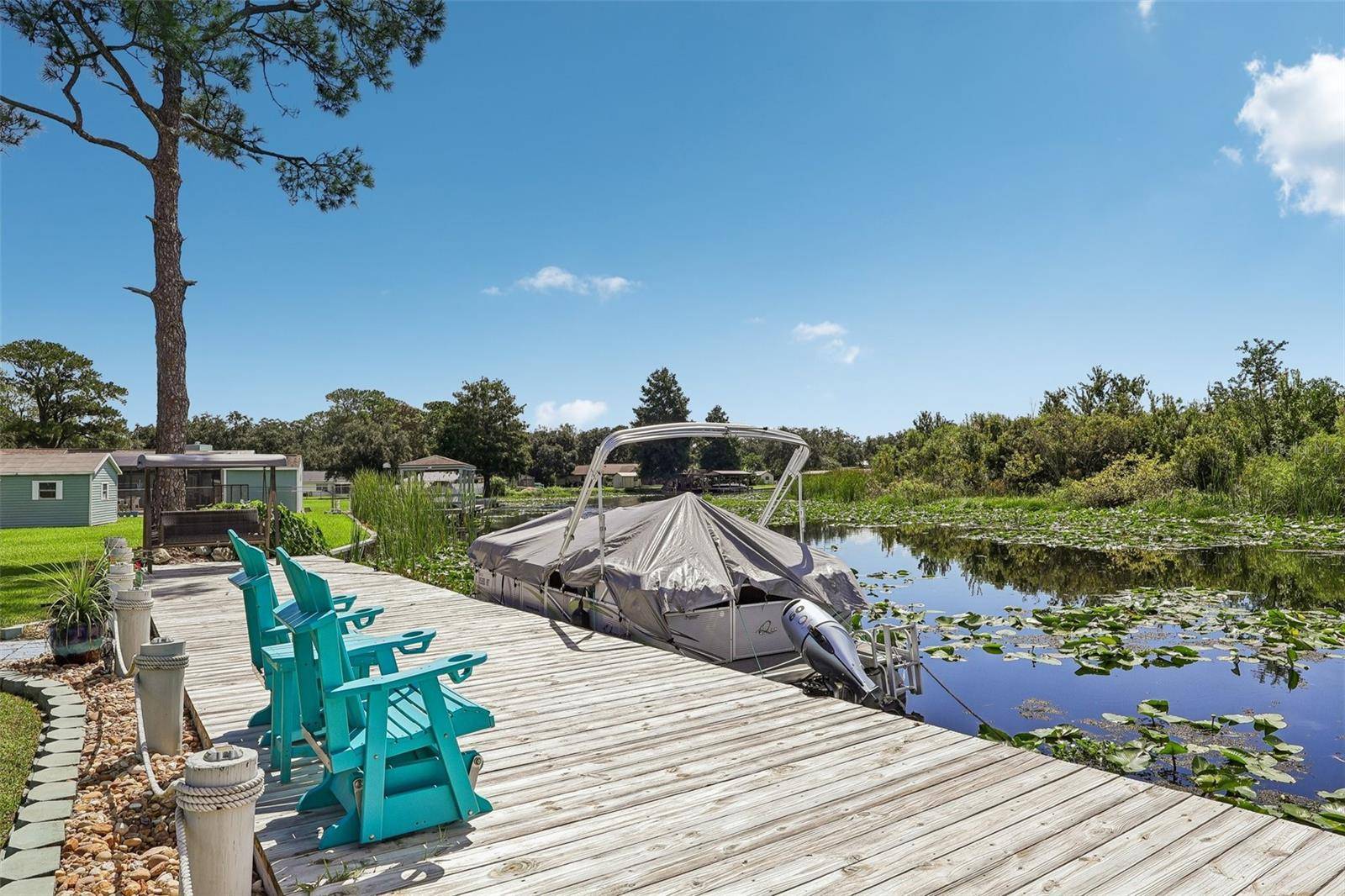 28116 LOIS DR, Tavares, FL 32778