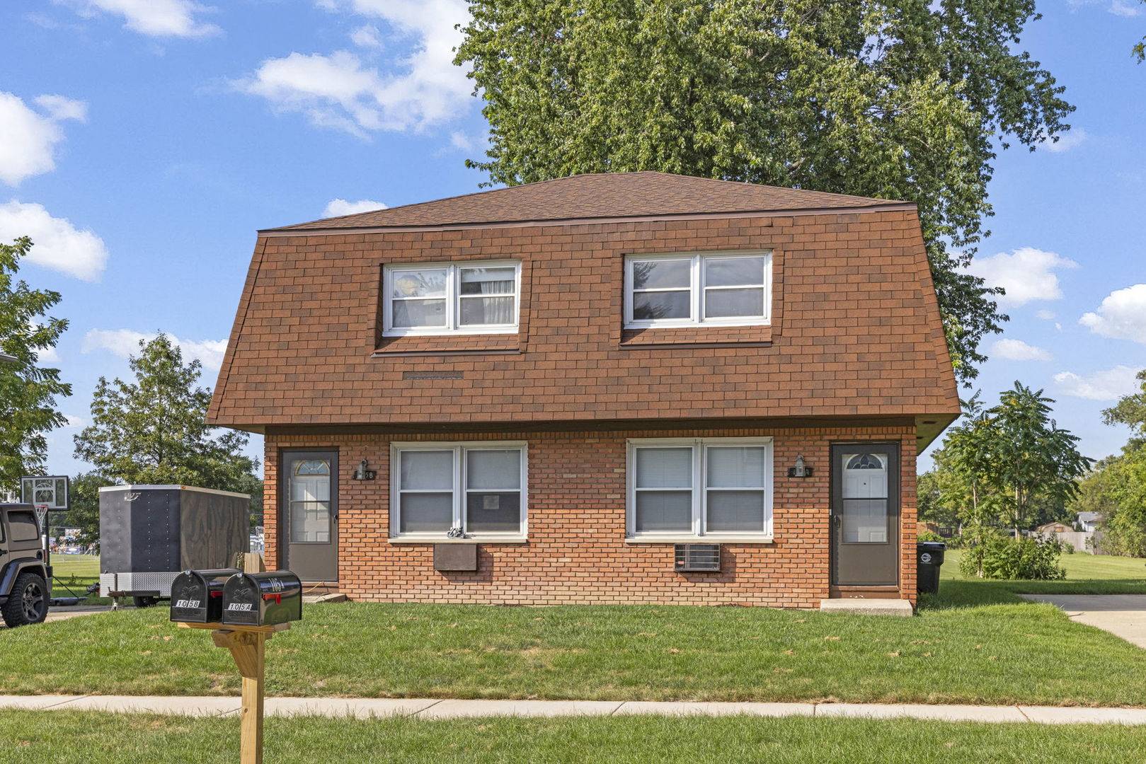 105 Appletree CT, Yorkville, IL 60560