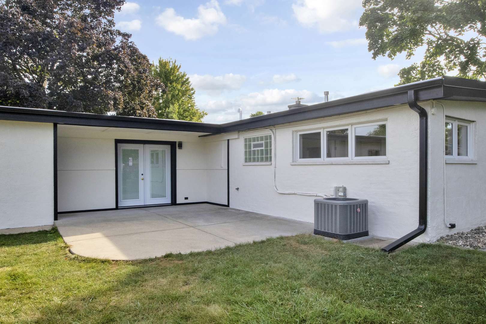 7906 W 98th ST, Hickory Hills, IL 60457