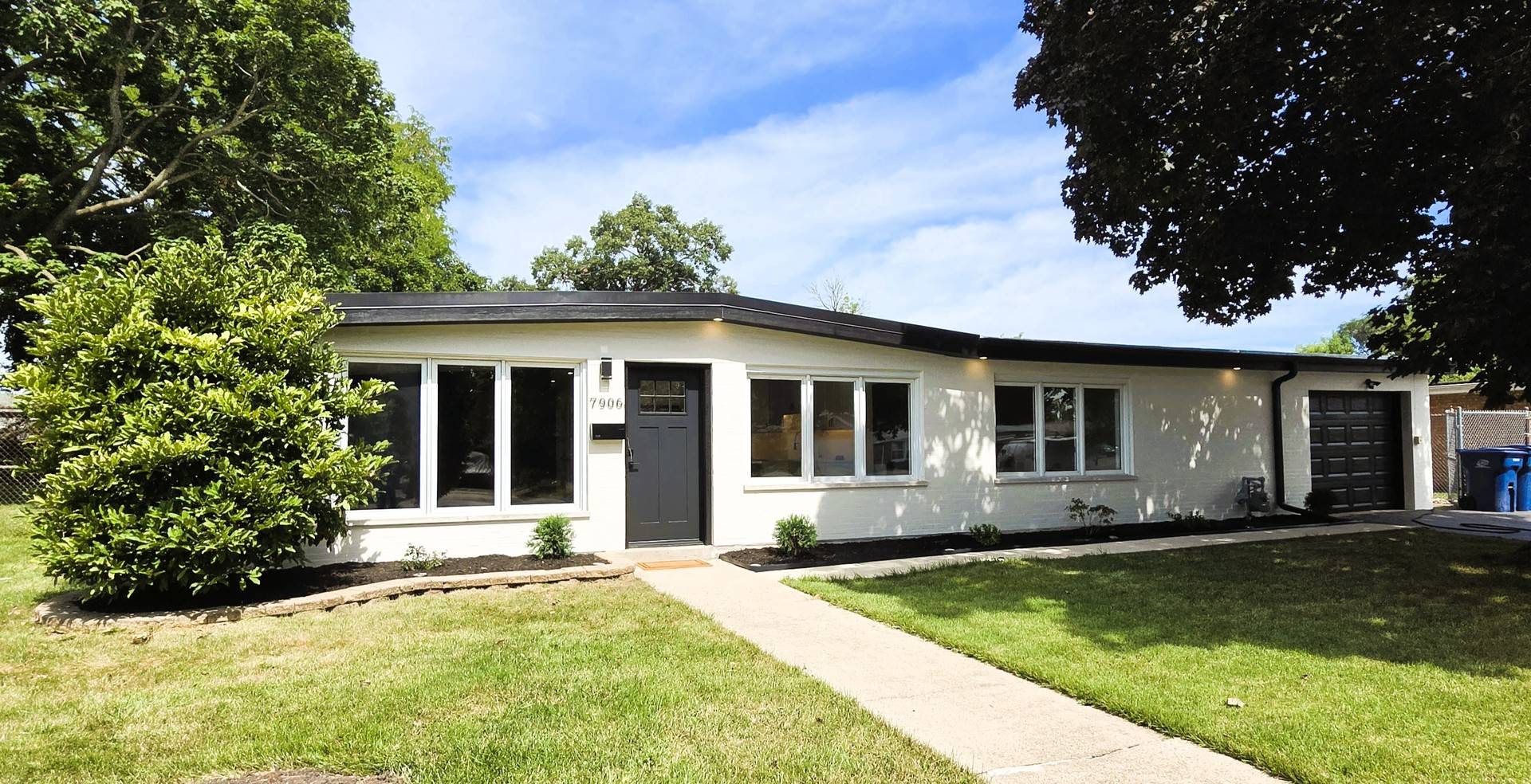 7906 W 98th ST, Hickory Hills, IL 60457
