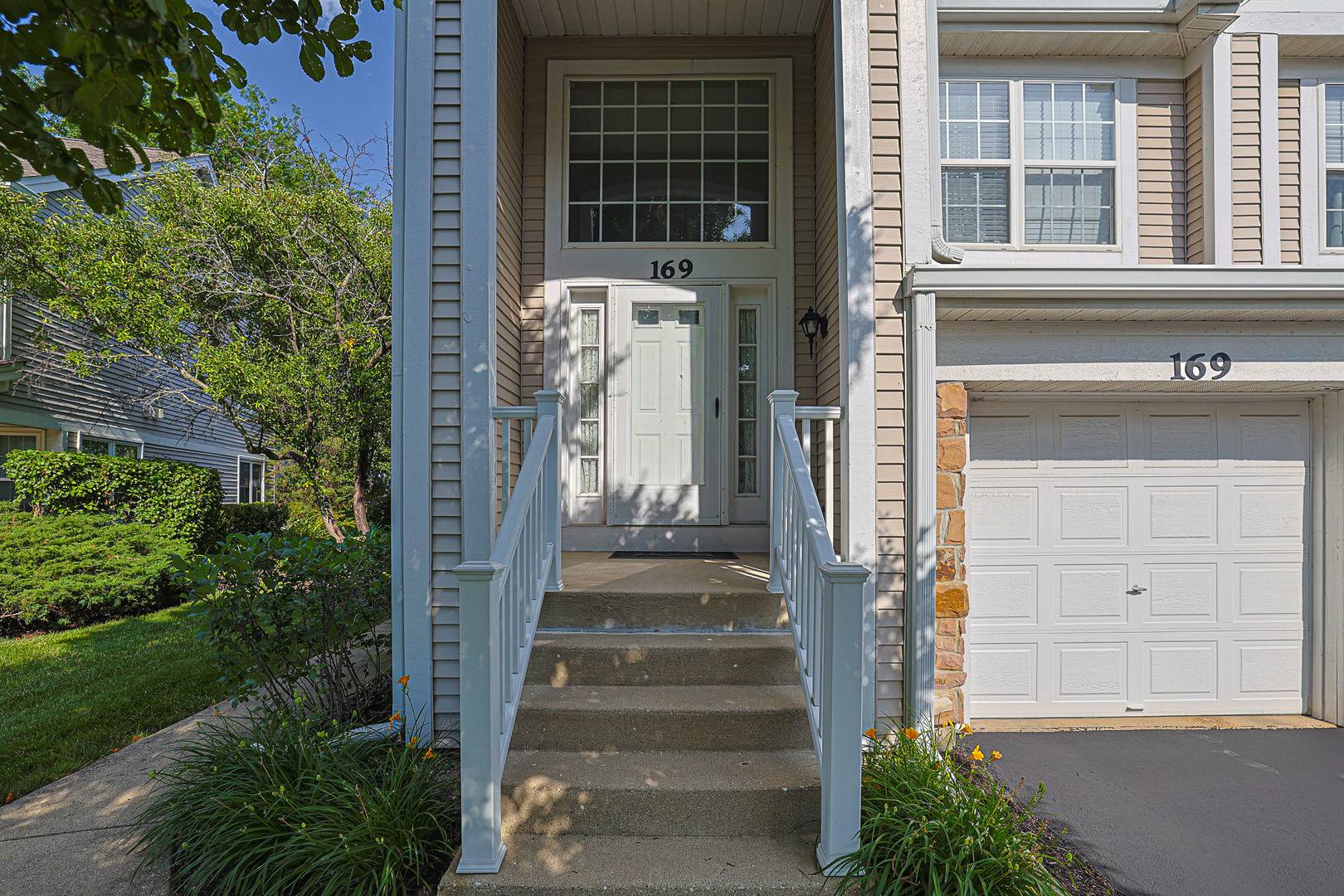 169 Concord LN #169, Carol Stream, IL 60188