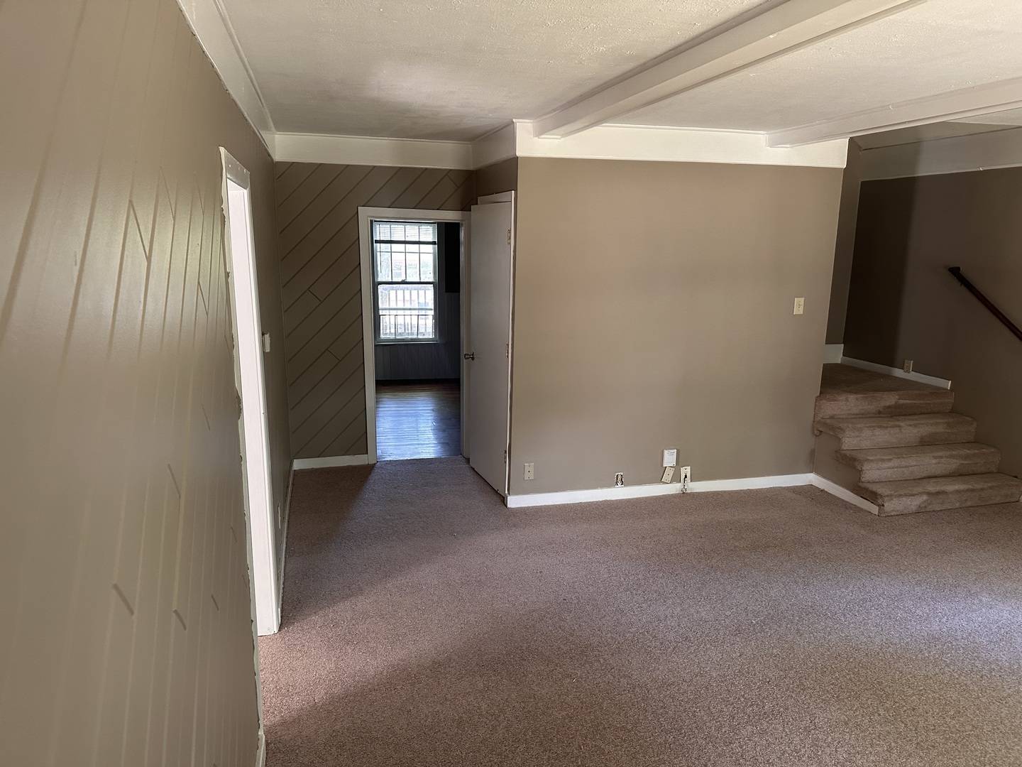 607 Leonard AVE, Dekalb, IL 60115