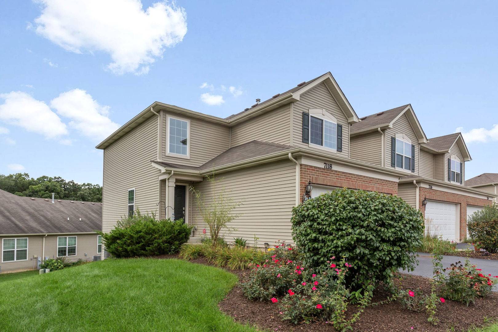 7118 Hidden Green CIR, Fox Lake, IL 60020