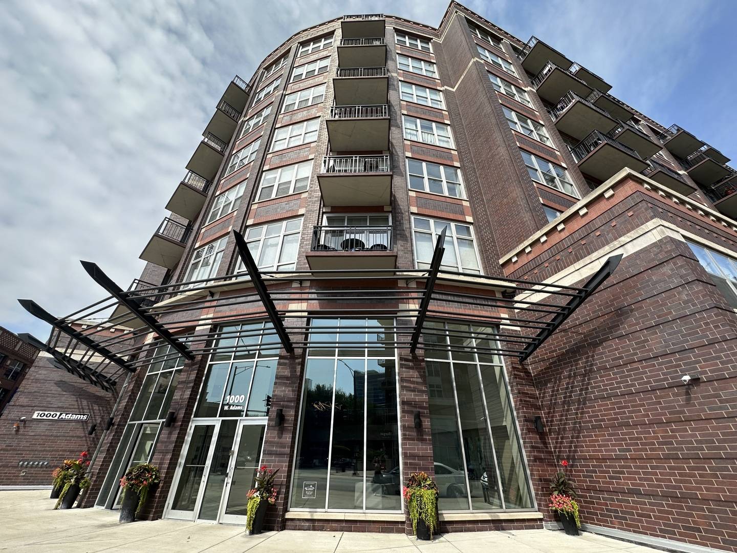 1000 W Adams ST #810, Chicago, IL 60607