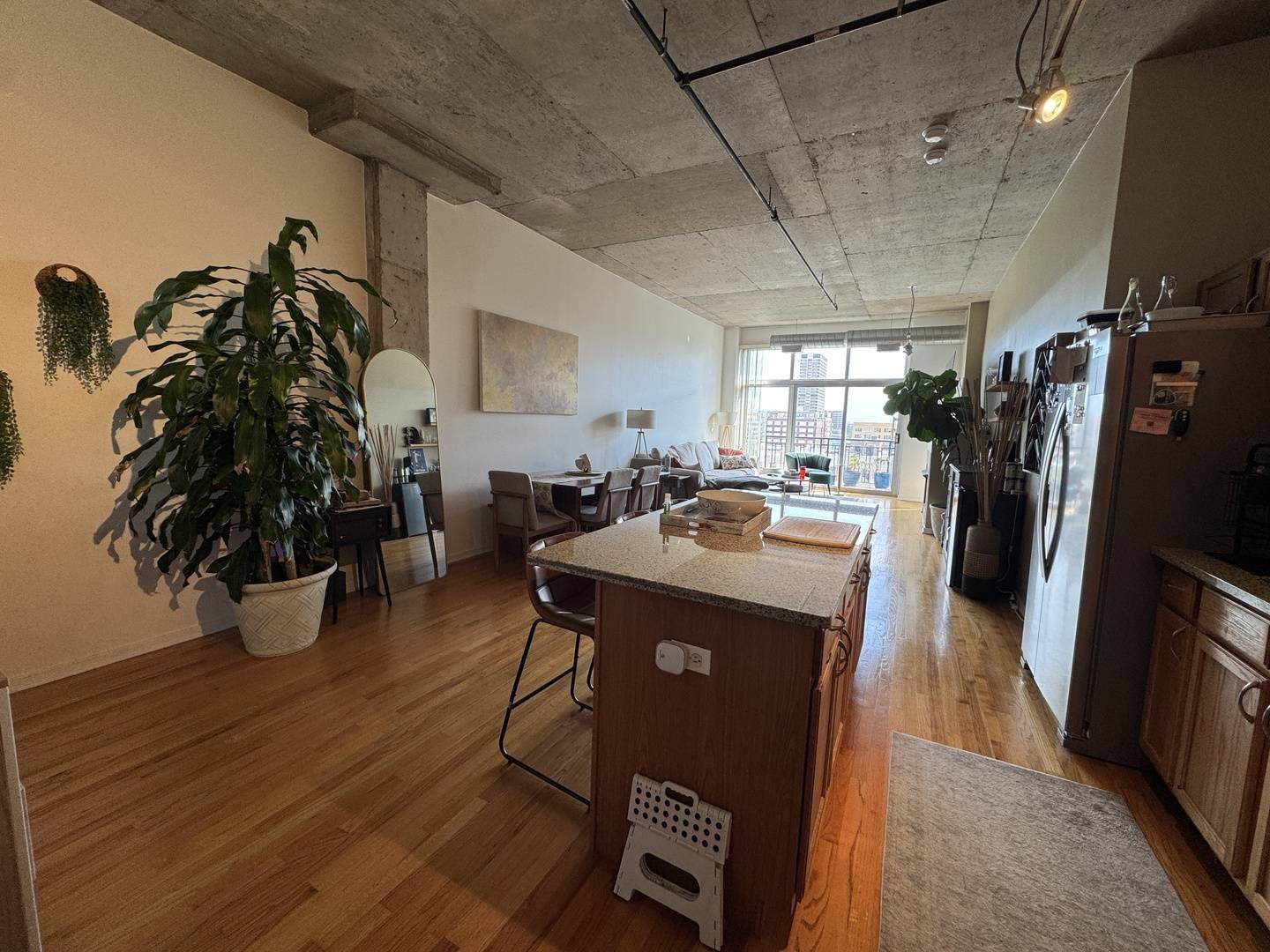 1000 W Adams ST #810, Chicago, IL 60607
