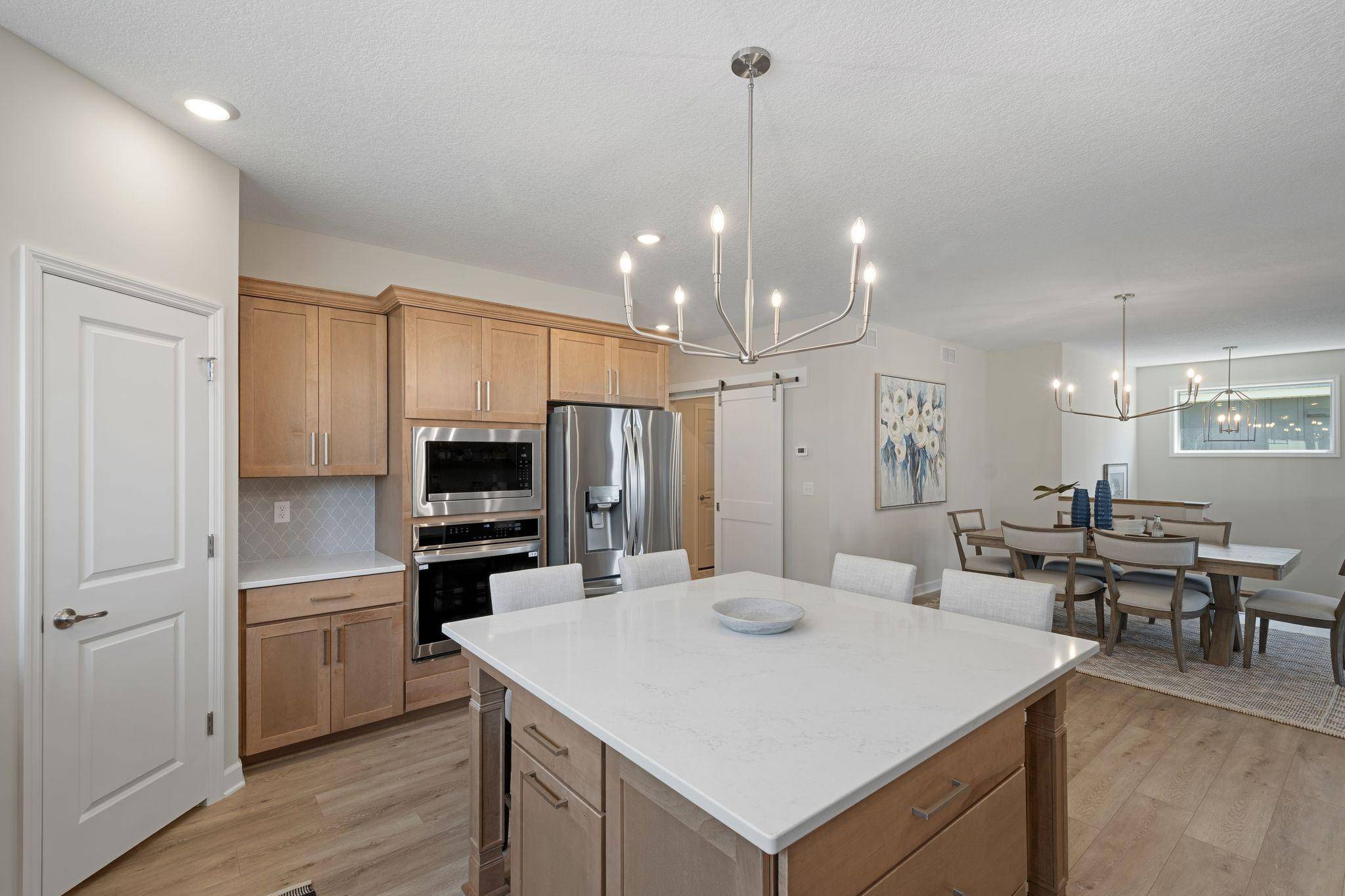 17755 Ellsworth DR, Lakeville, MN 55044