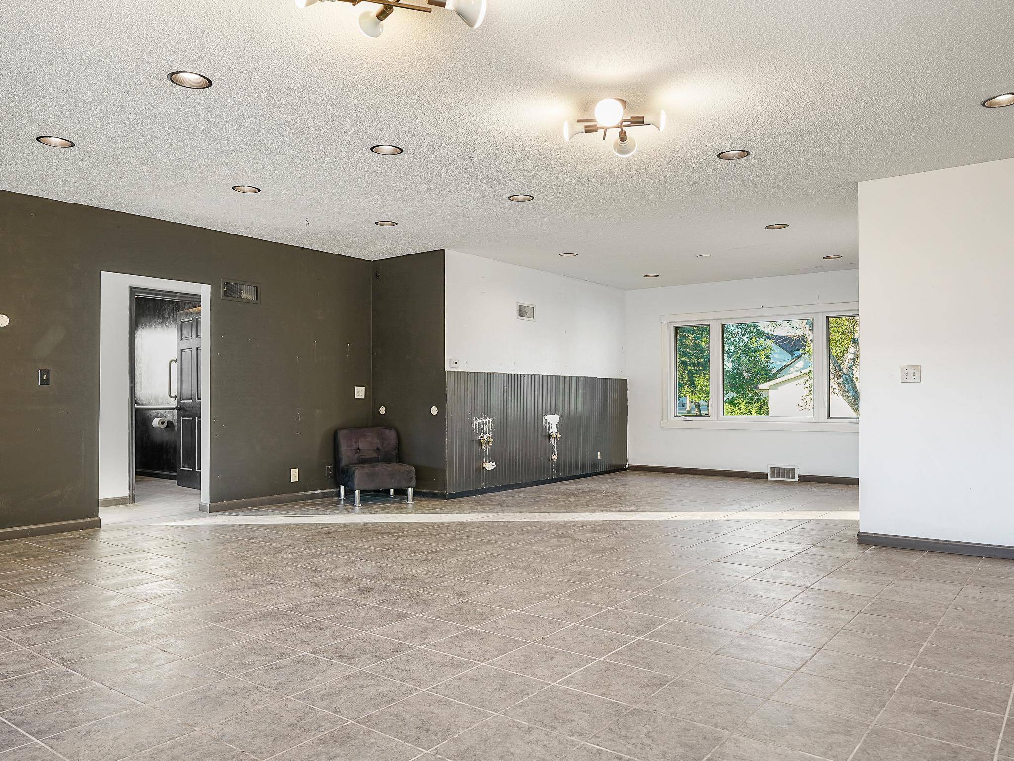 325 2nd St SE, Perham, MN 56573