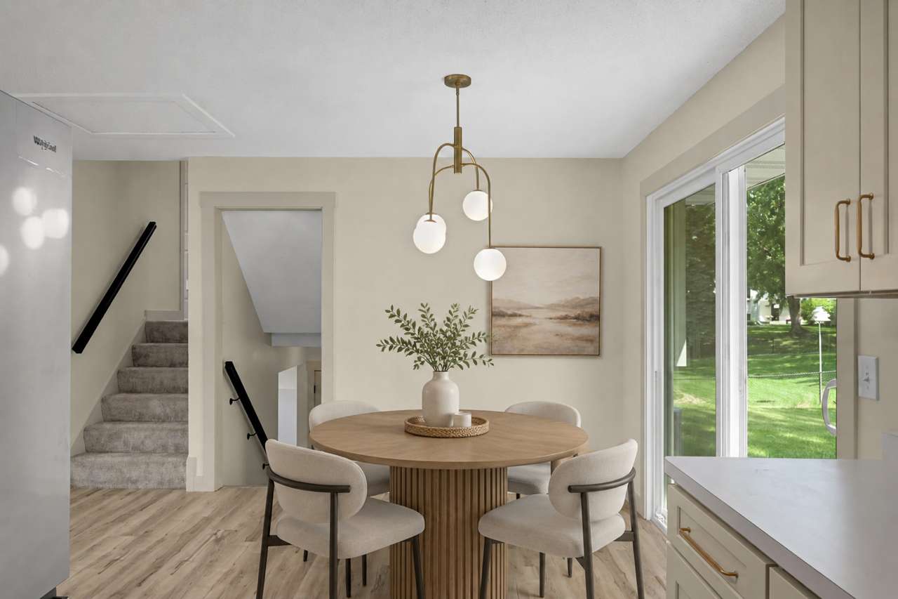 8090 159th ST W, Apple Valley, MN 55124