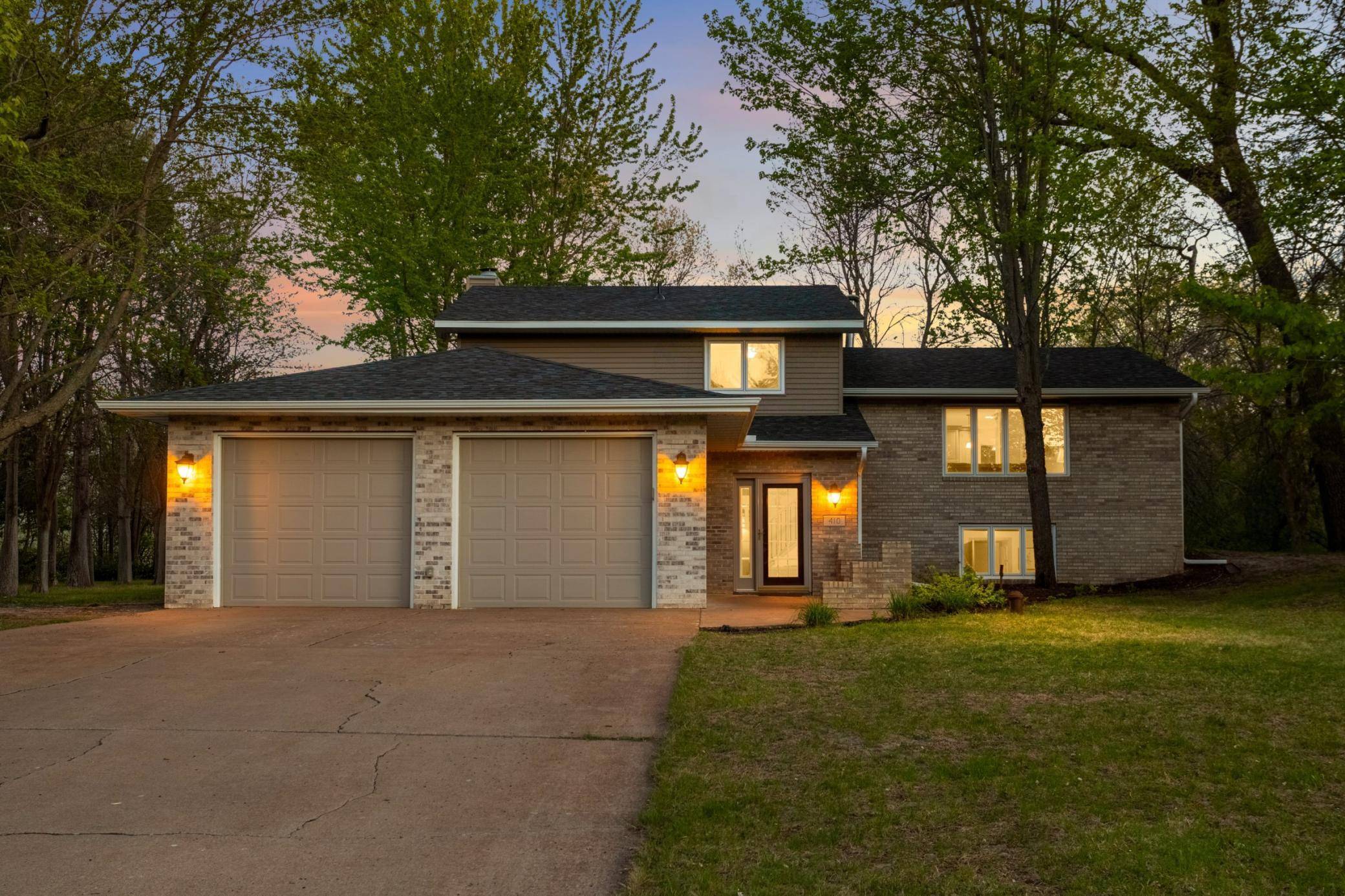410 167th LN NE, Ham Lake, MN 55304