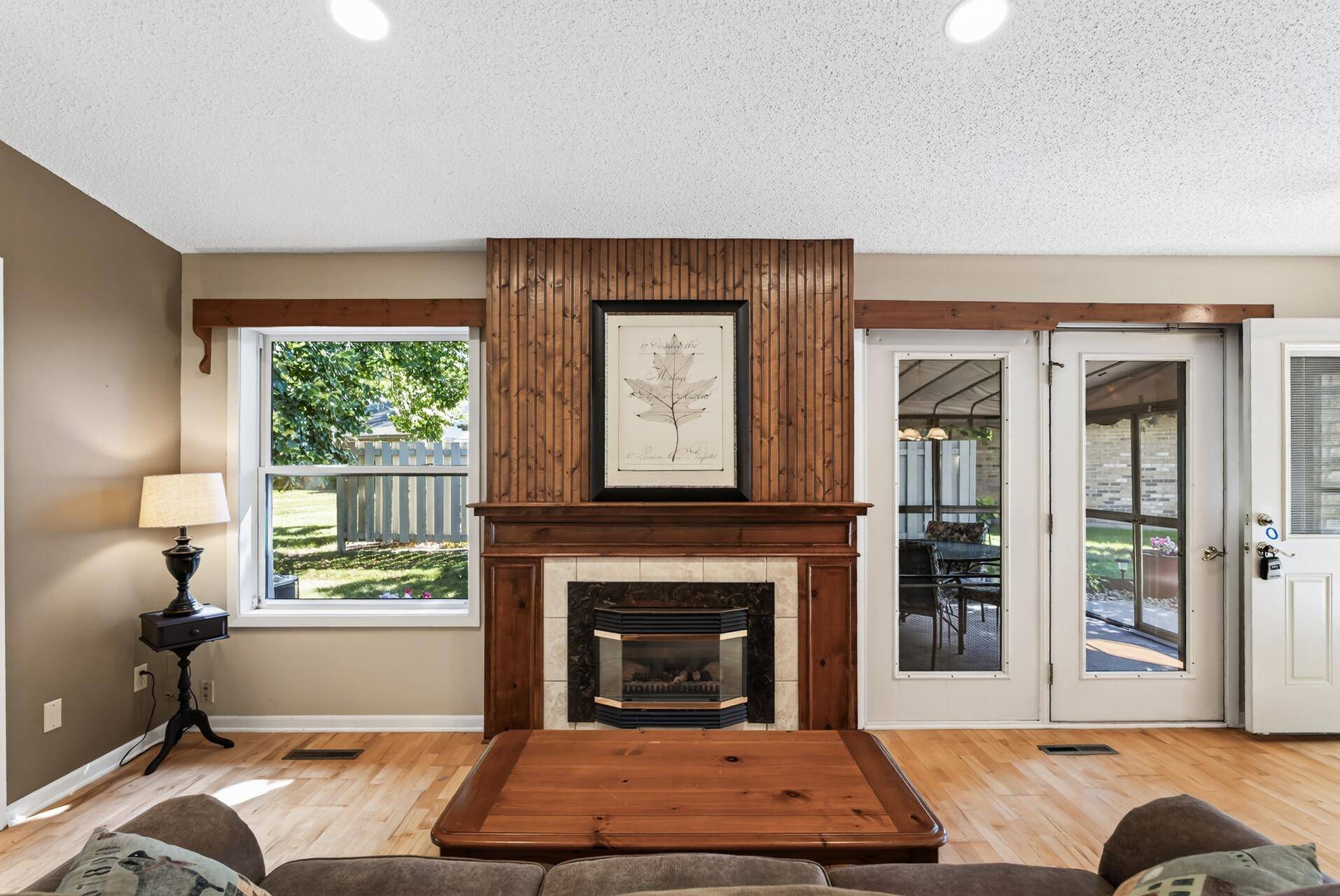 1190 Black Oaks LN N, Plymouth, MN 55447