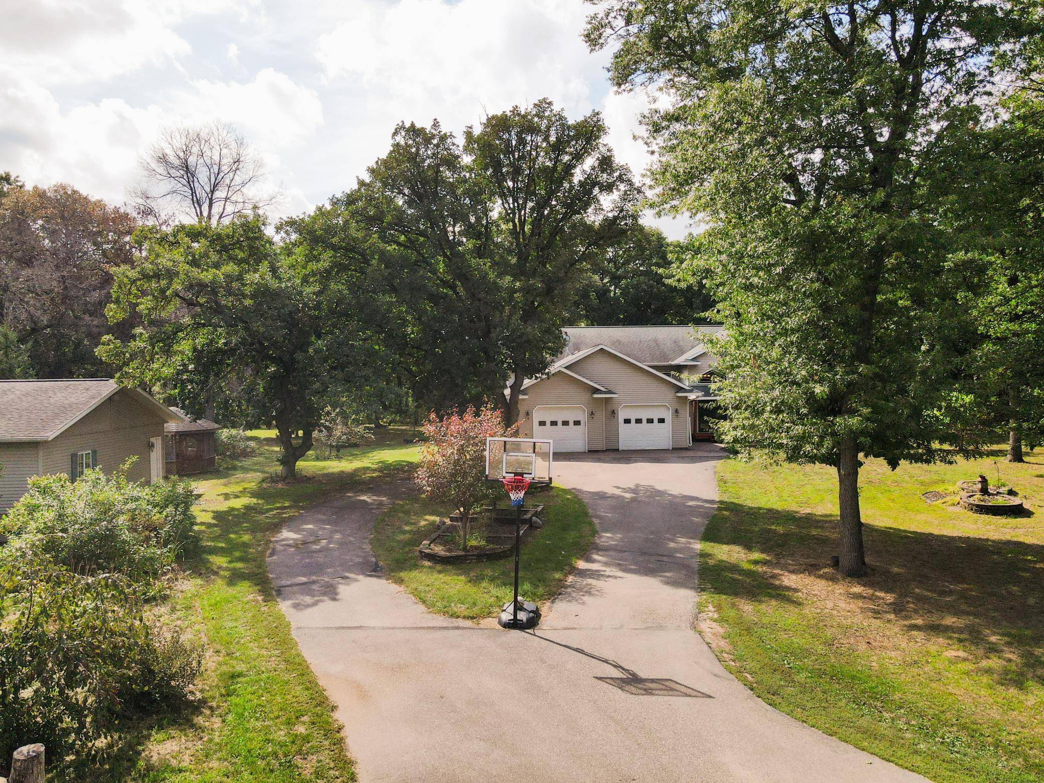 15777 Harness RD, Little Falls, MN 56345