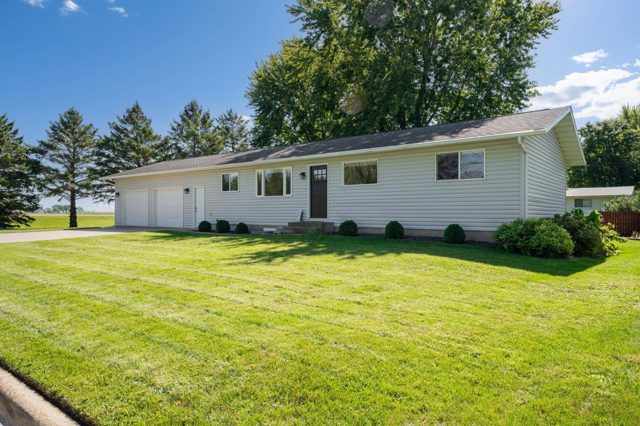 507 5th ST NE, Hayfield, MN 55940