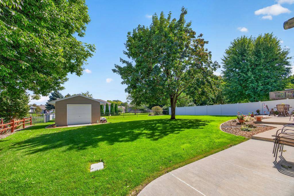 1008 Golfers CT SE, Rochester, MN 55904