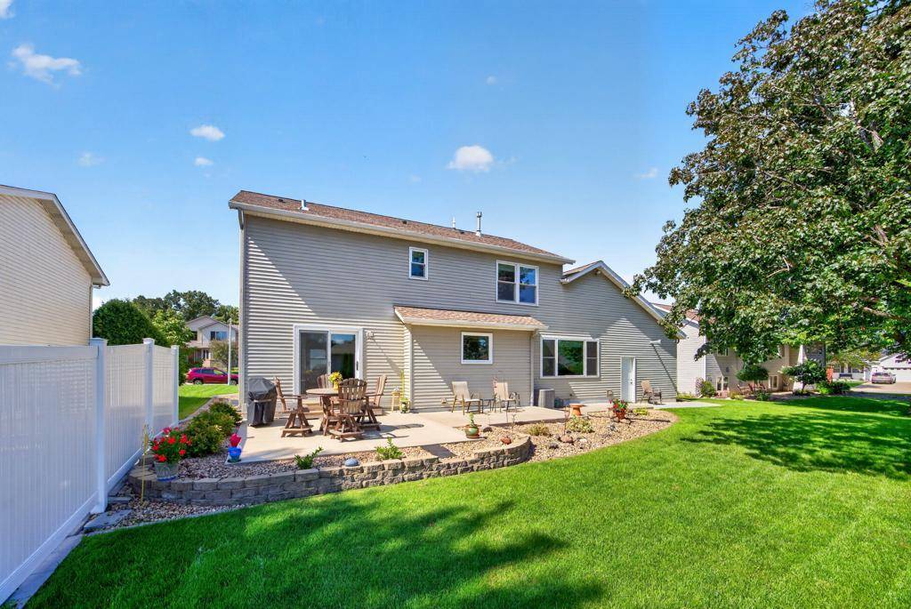 1008 Golfers CT SE, Rochester, MN 55904