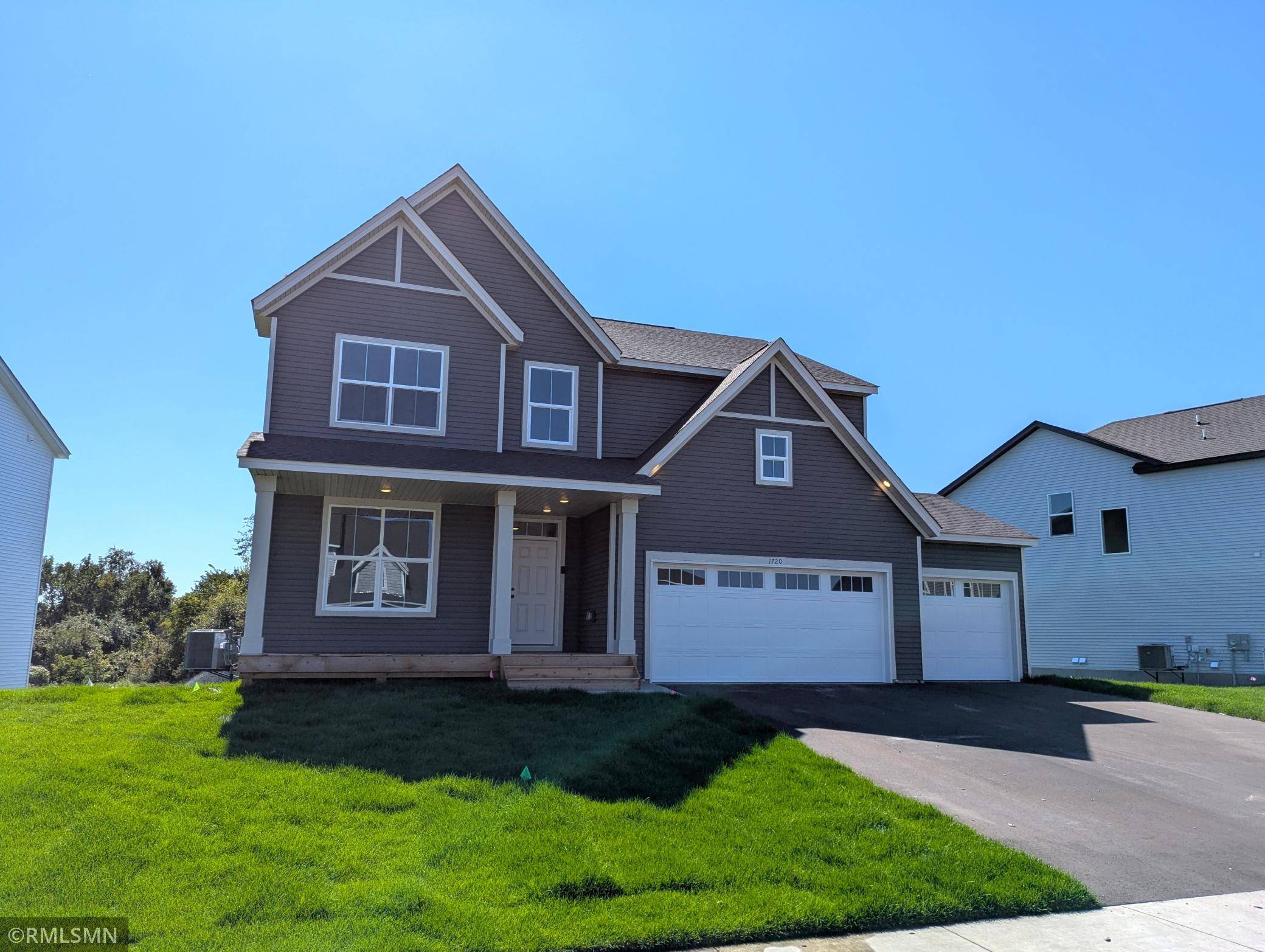 1720 Meadows DR NE, East Bethel, MN 55011