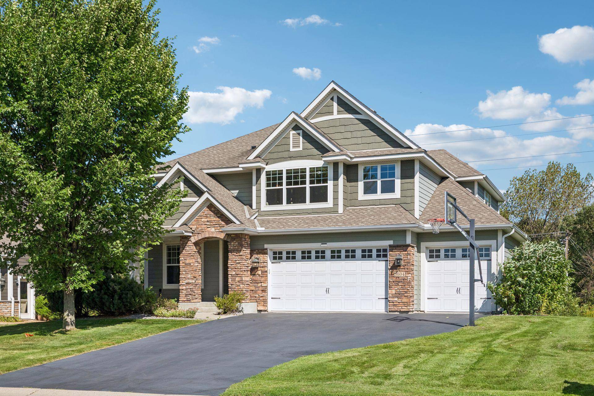 3604 Sawgrass TRL S, Eagan, MN 55123