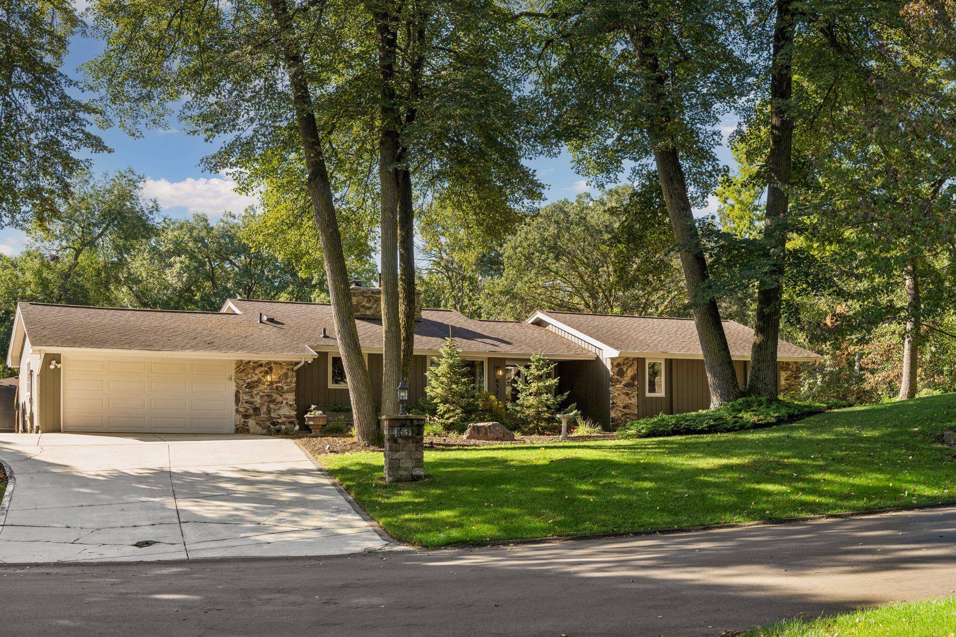 6521 Leesborough AVE, Eden Prairie, MN 55346