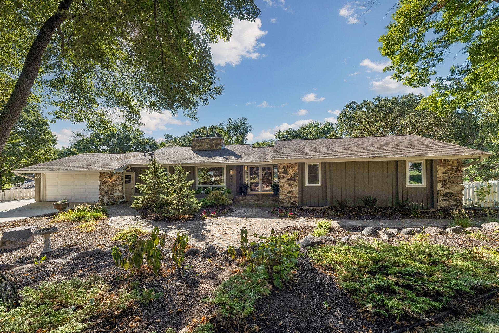6521 Leesborough AVE, Eden Prairie, MN 55346