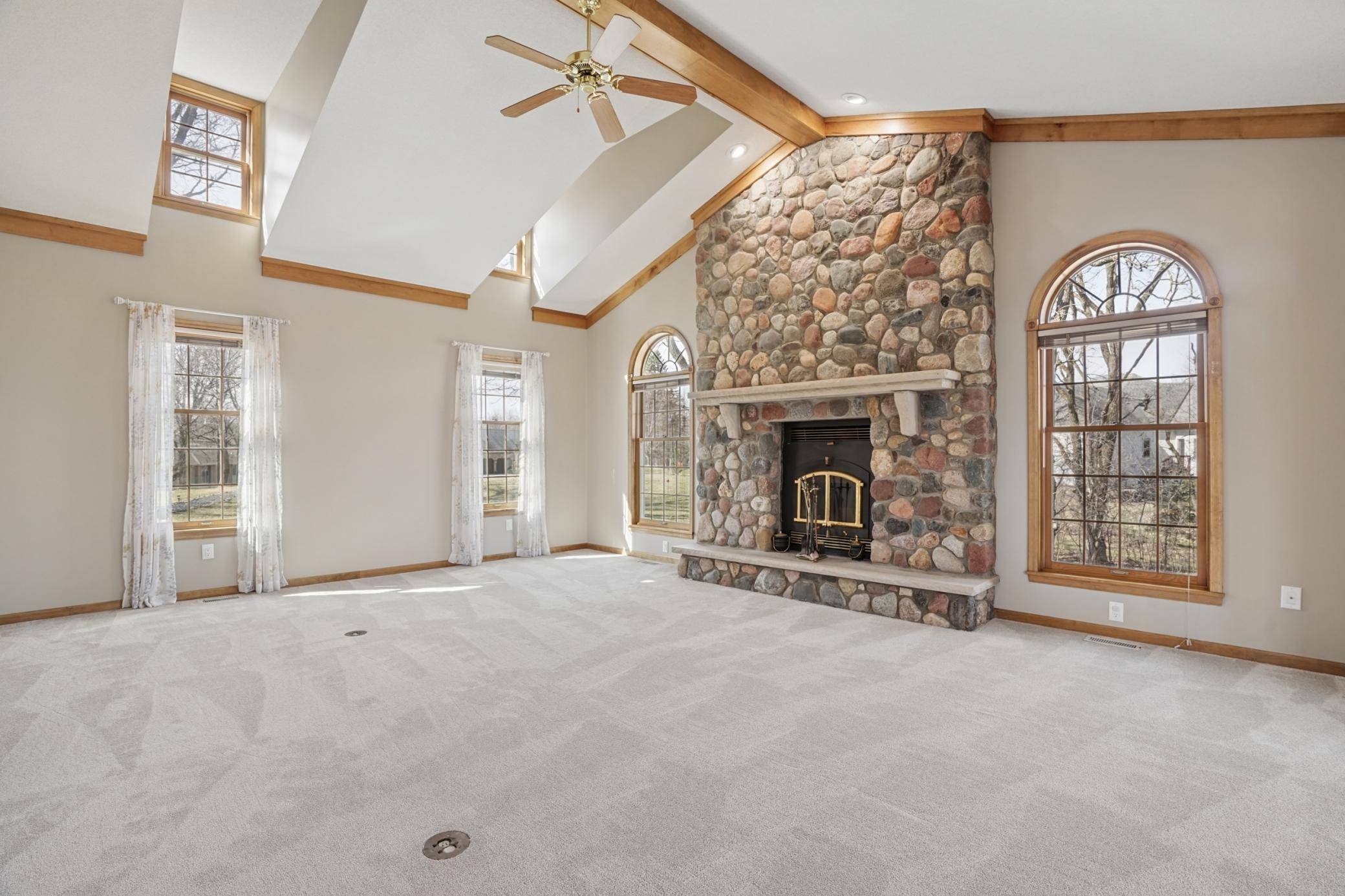 8781 Royal CT NW, Anoka, MN 55303