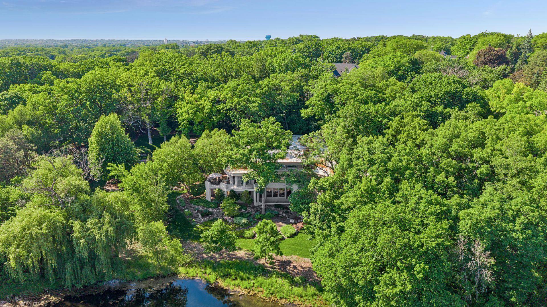 6504 Stauder CIR, Edina, MN 55436