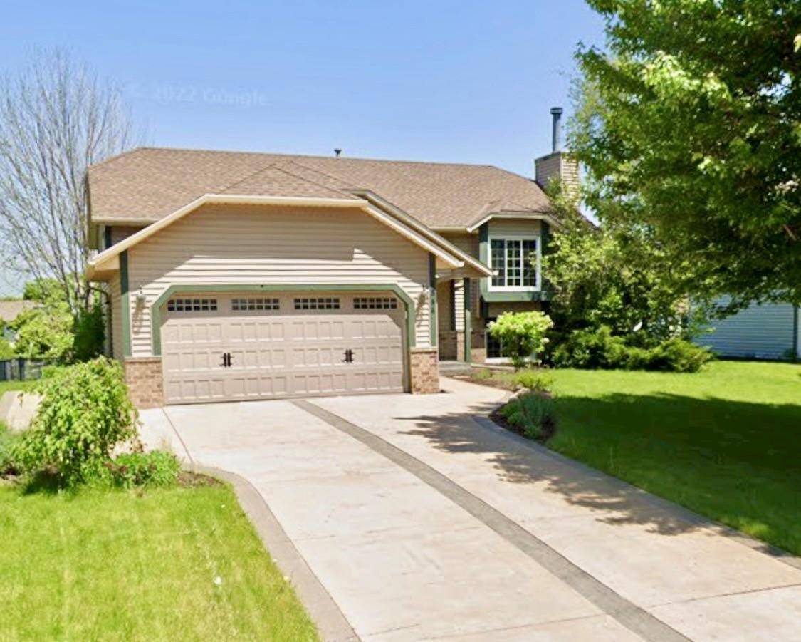 8844 Acadia RD, Woodbury, MN 55125
