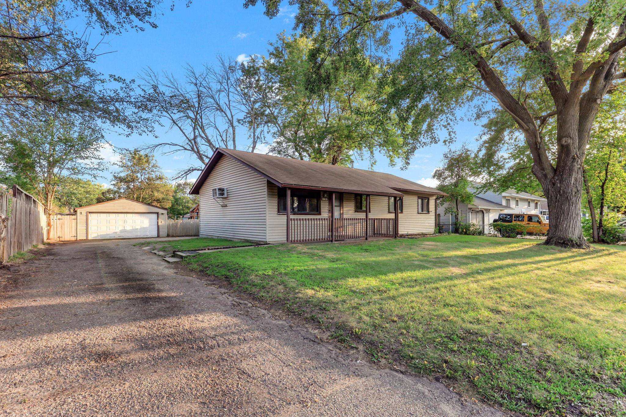 1909 Laramie TRL, Brooklyn Park, MN 55444