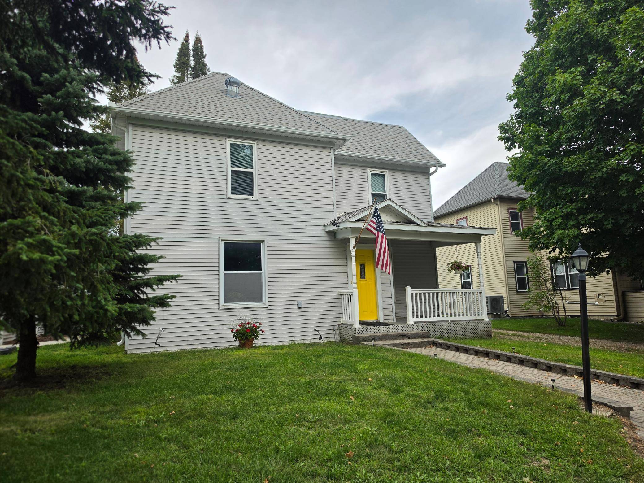204 Woodland AVE W, Underwood, MN 56586