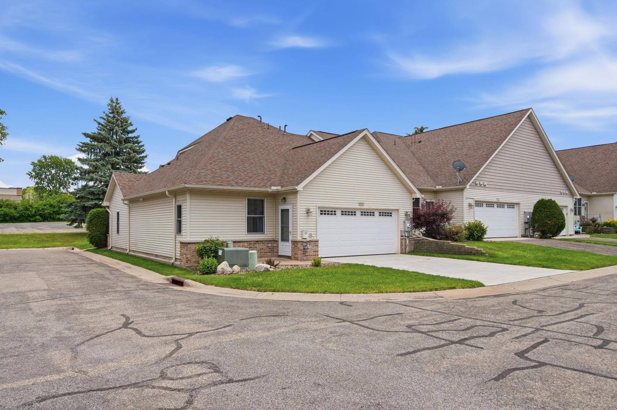 797 Parkside LN, Columbia Heights, MN 55421