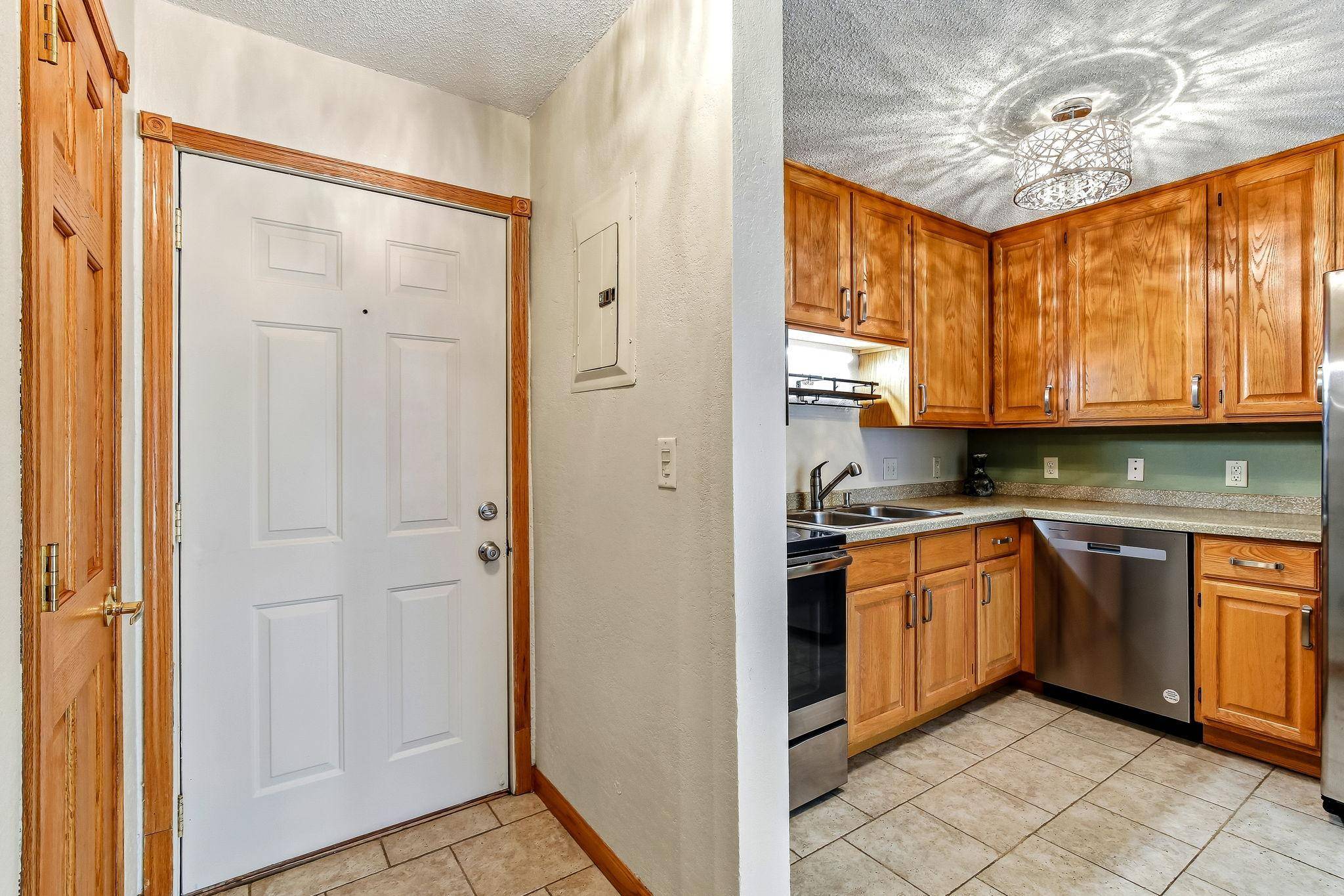 391 Grand AVE #203, Saint Paul, MN 55102