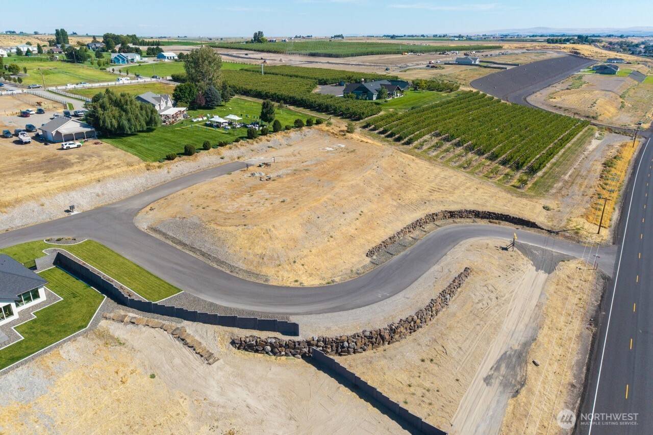 29 Columbia Bluff LN, Pasco, WA 99301