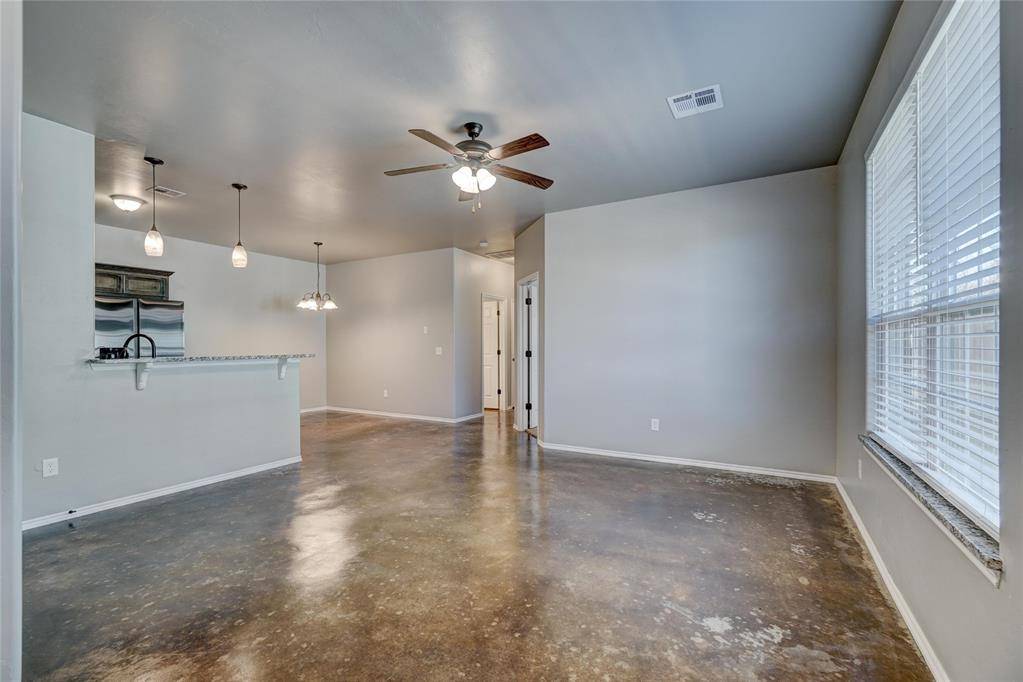 1736 Eighty Niner TER, El Reno, OK 73036