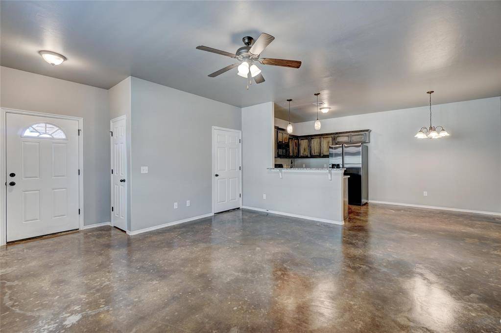 1736 Eighty Niner TER, El Reno, OK 73036