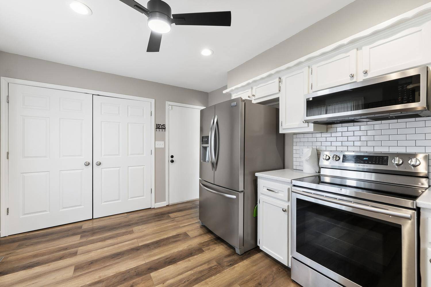 120 E Shady Brook Ln, Derby, KS 67037