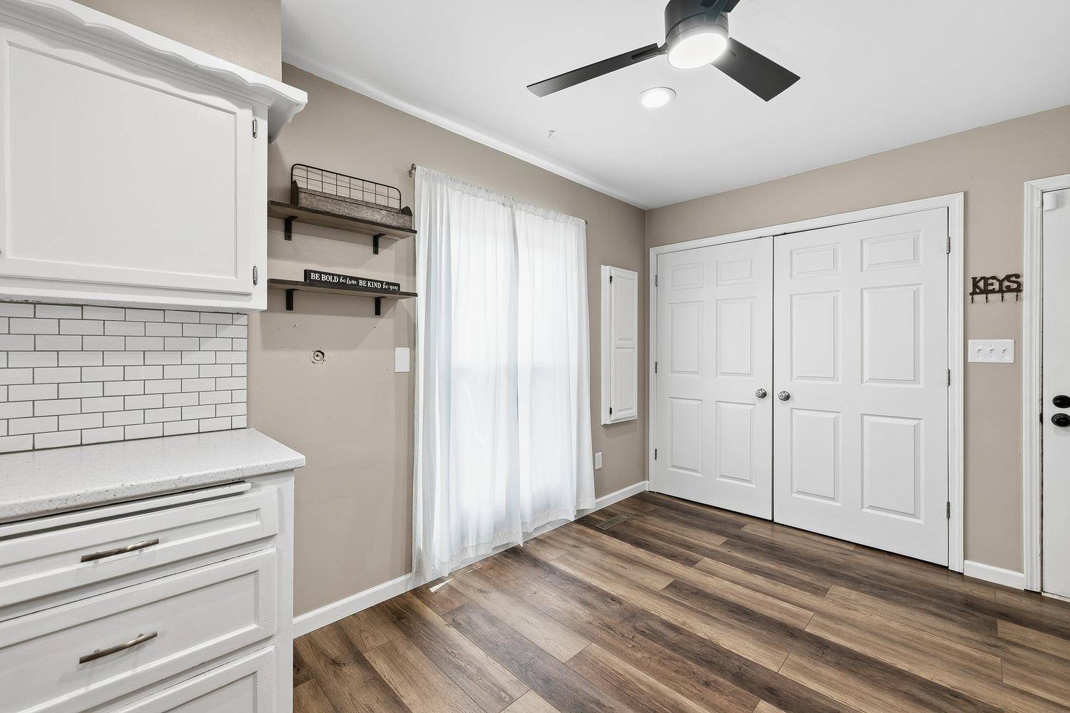 120 E Shady Brook Ln, Derby, KS 67037