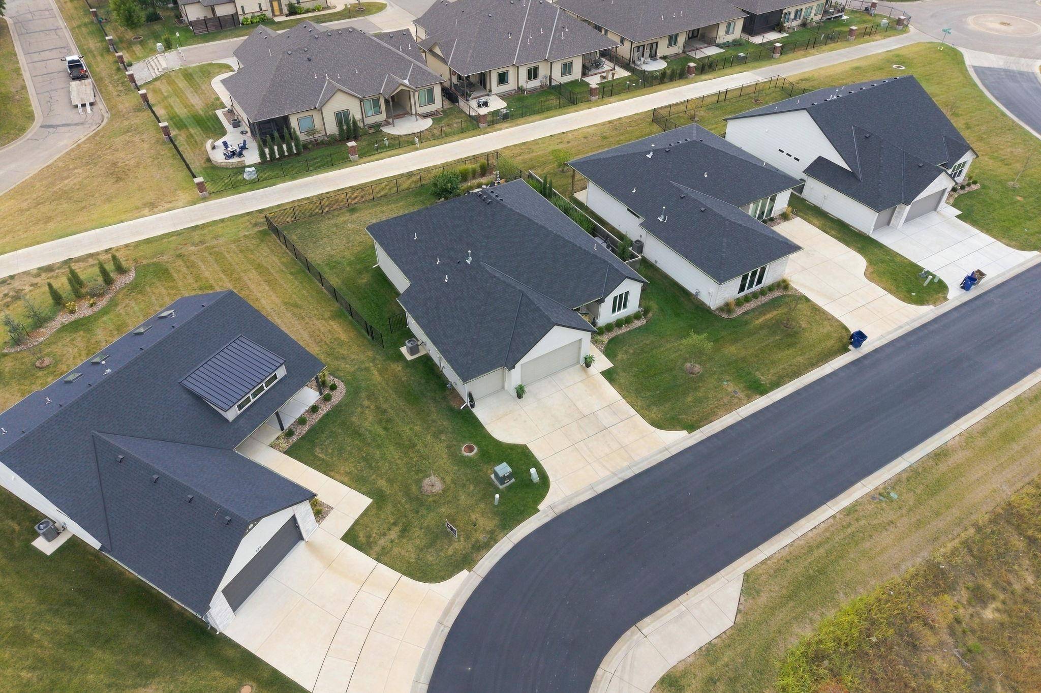 838 N Speyside Cir, Andover, KS 67002