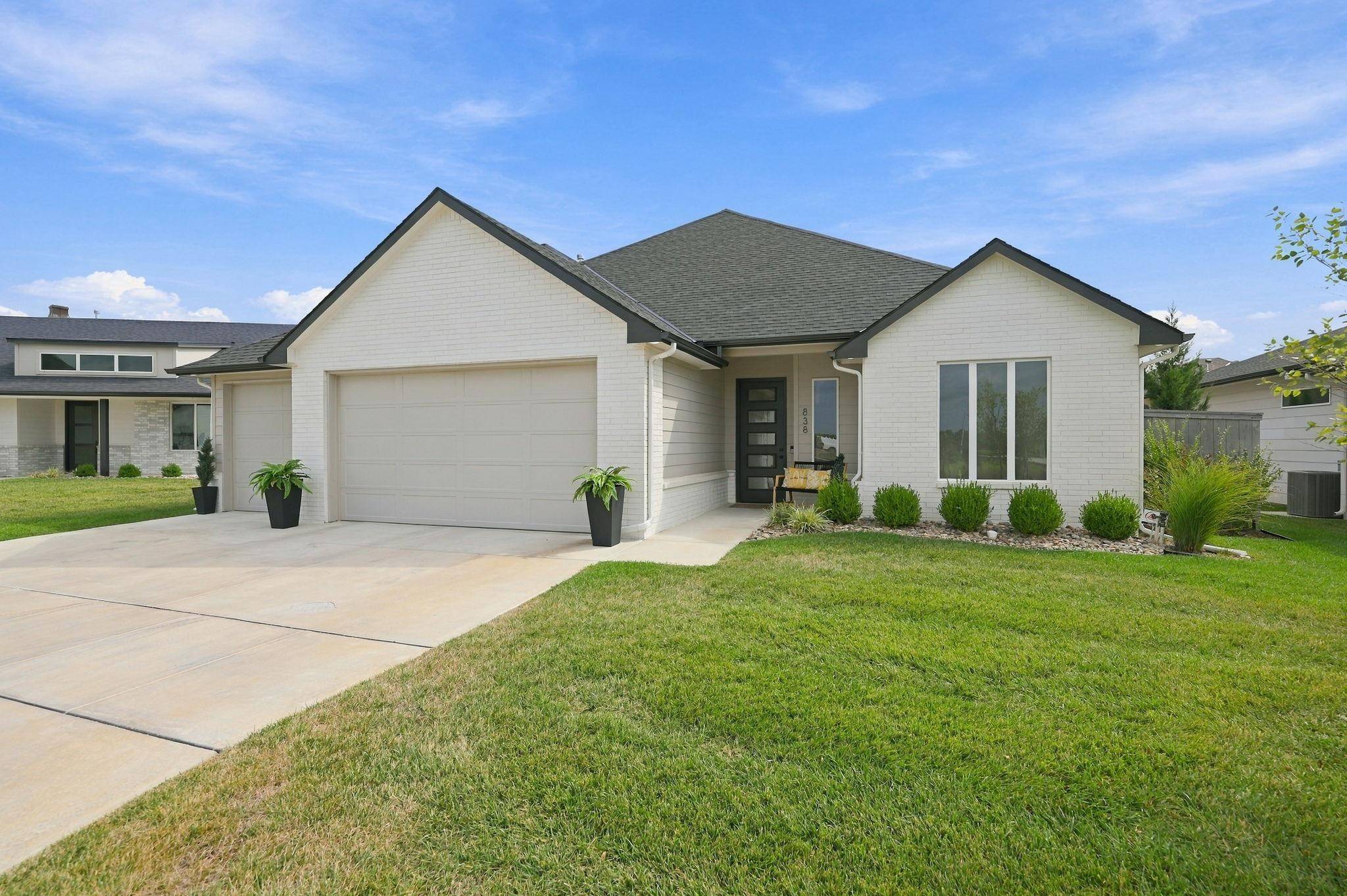 838 N Speyside Cir, Andover, KS 67002