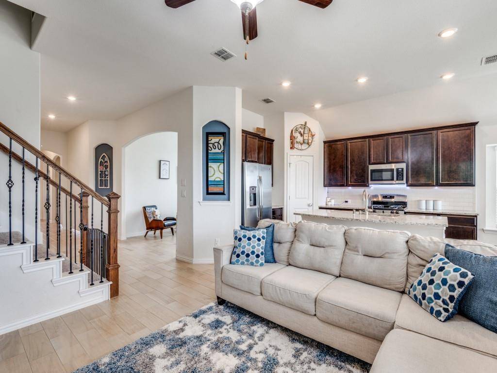 9108 Bronze Meadow Drive, Fort Worth, TX 76131