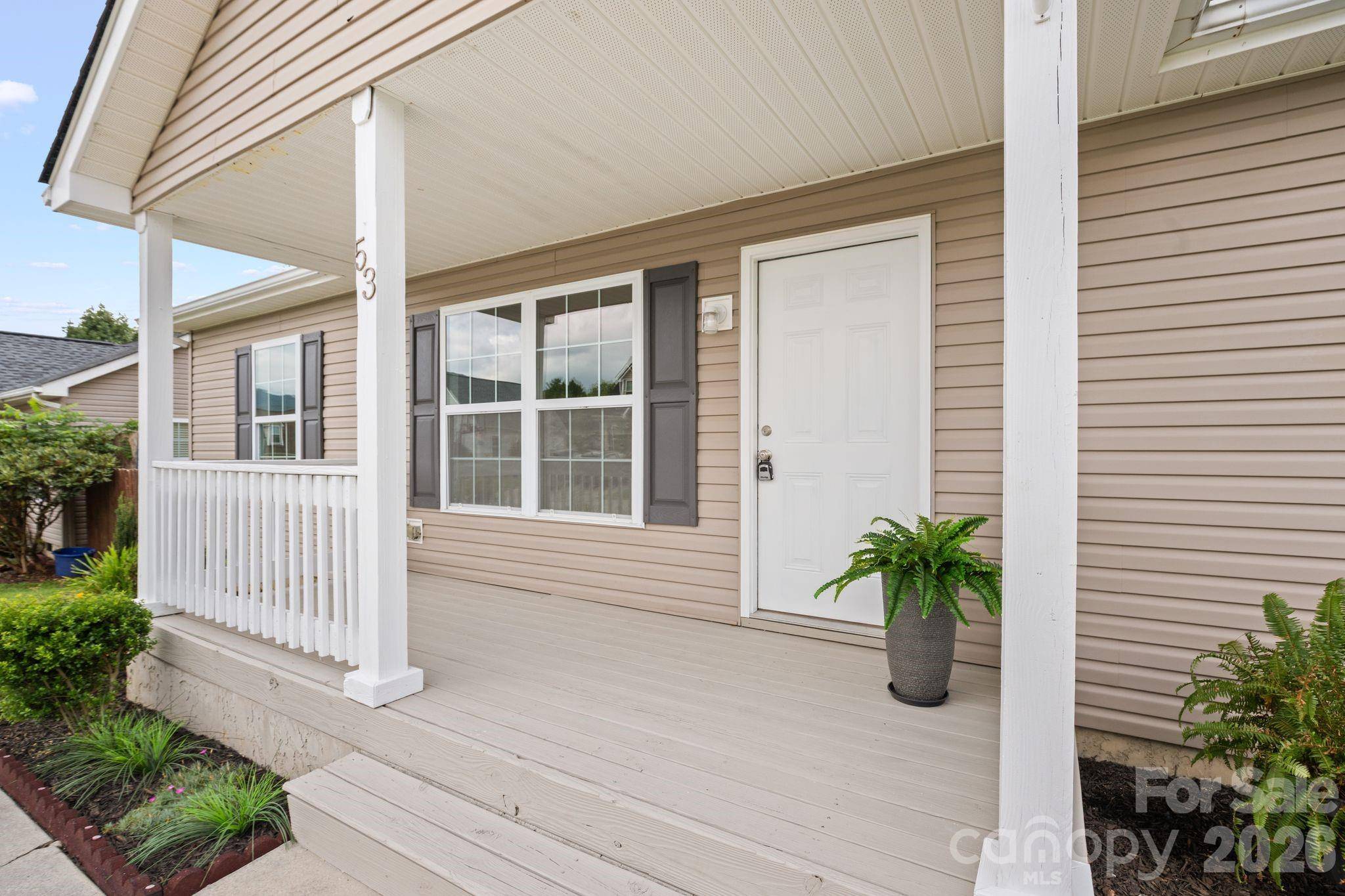 53 W Newberry DR, Fletcher, NC 28732