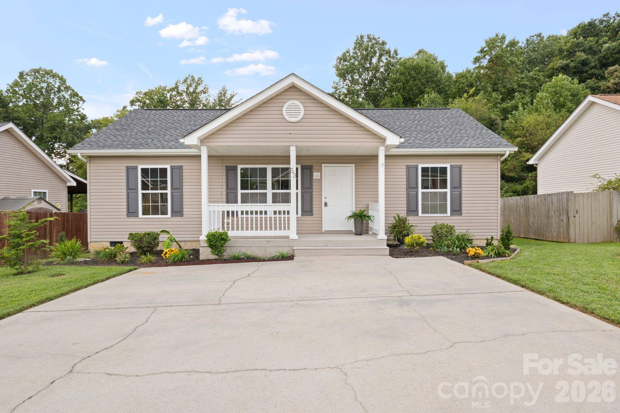 53 W Newberry DR, Fletcher, NC 28732