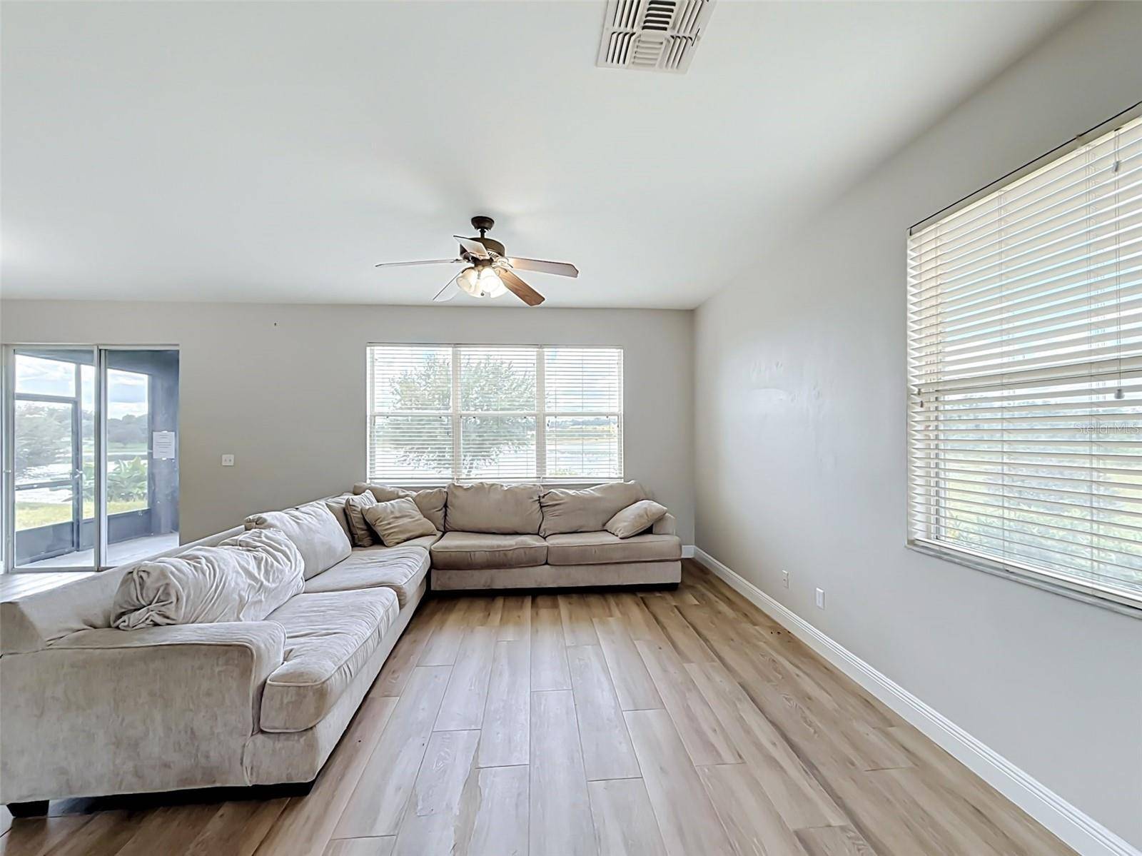 852 N JACKS LAKE RD, Clermont, FL 34711